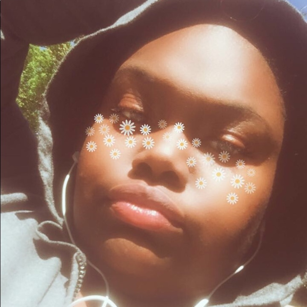 Meet your Posher, Kenisha